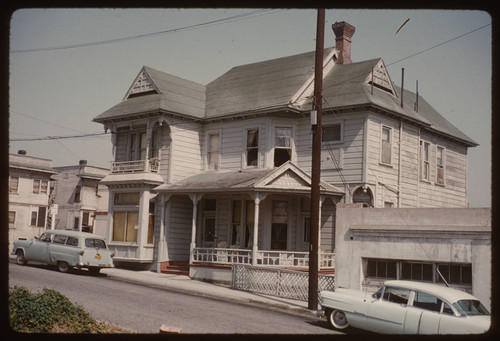 Bunker Hill Avenue home close to 4th Street