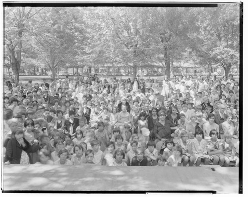 Children's party at Brookside Park, Pasadena. 1930