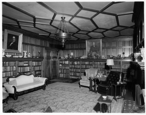 Living room, 1910 Patton house, after 1945