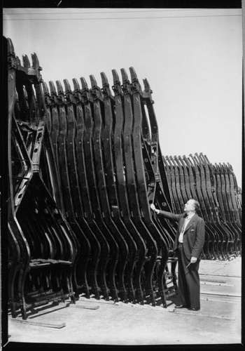 Studebaker assembly plant, Loma Vista Avenue, Los Angeles. 1936