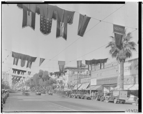 East Colorado looking west, decorated for the Rose Parade, Pasadena. 1929