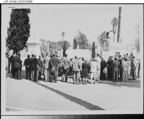 Memorial rites dedicating Harry Chandler's monument at Hollywood Cemetery