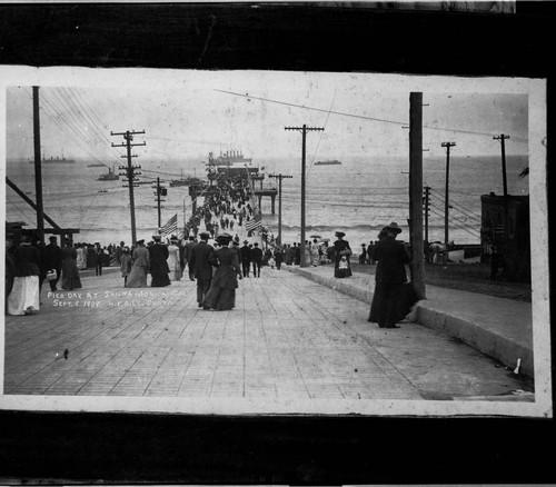 Pier Day at Santa Monica, Cal. Sept. 9, 1909