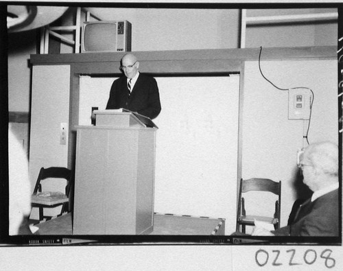 Oscar G. Mayer, Jr., addressing guests at the dedication of the 60-inch telescope, Palomar Observatory