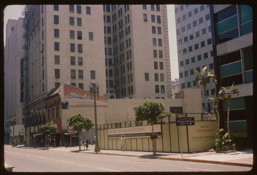 6th Street between Hope Street and Grand Avenue