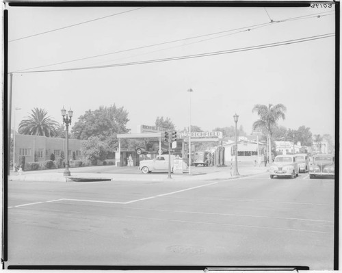 Richfield Gas Station, 855 East California, Pasadena. 1941