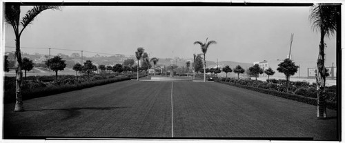 Plaza and fountain, Leimert Park, Los Angeles. 1929