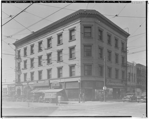 Dodsworth Building, 1 South Fair Oaks, Pasadena. 1930