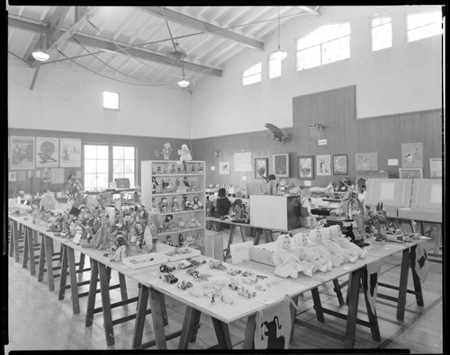 Displays of dolls, Polytechnic Elementary School, 1030 East California, Pasadena. 1936