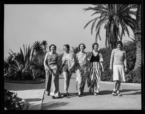 Young women walking on a path in Palisades Park, Santa Monica