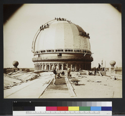 Installation of the metal sheeting of the great dome at Yerkes Observatory, looking west