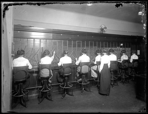 Telephone operators, Home Telephone of Pasadena, 70 North Raymond, Pasadena. 1914