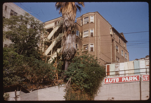 West view from Clay Street between 2nd and 3rd Streets