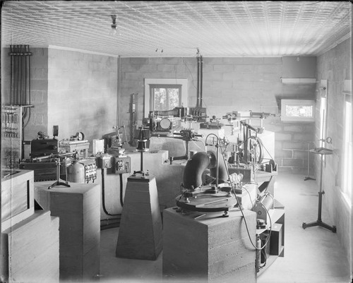 Interior of physical laboratory at Mount Wilson Observatory