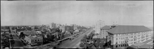 Downtown, facing east, Long Beach. 1912