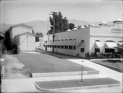 Mount Wilson Observatory's 60-inch telescope erecting house and original office building, Pasadena