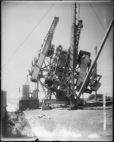 50-foot interferometer mount with cameras at the Point Loma eclipse site