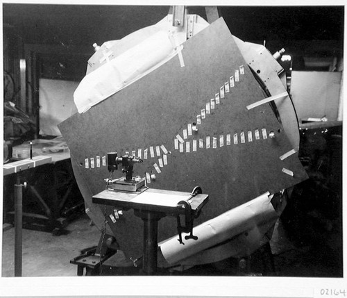 Test set-up for the Palomar 60-inch mirror with a Hartmann screen over test flat