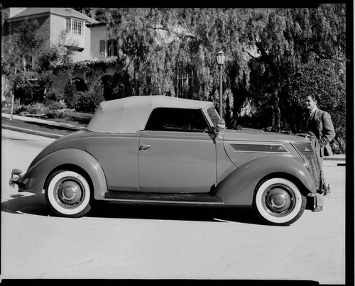 Ford Cabriolet. 1937