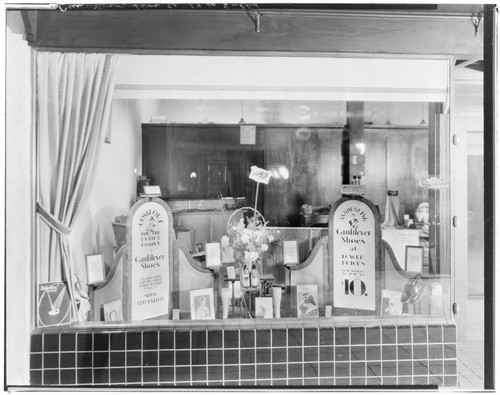 Cantilever Shoe Shop window display, 19 South Euclid, Pasadena. 1929