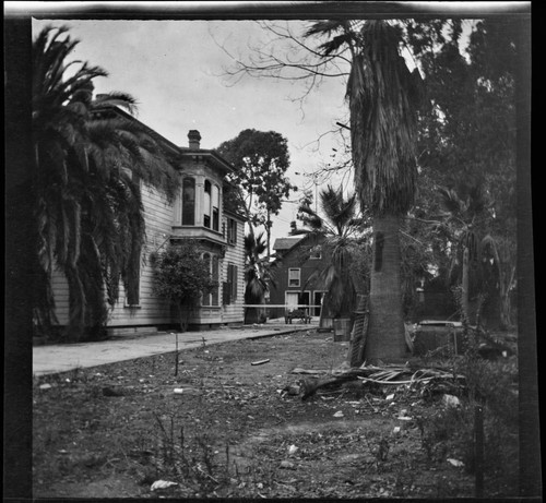 Side view of Forman House, Pico Boulevard, Los Angeles