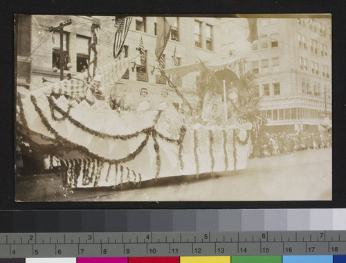 Queen's Float