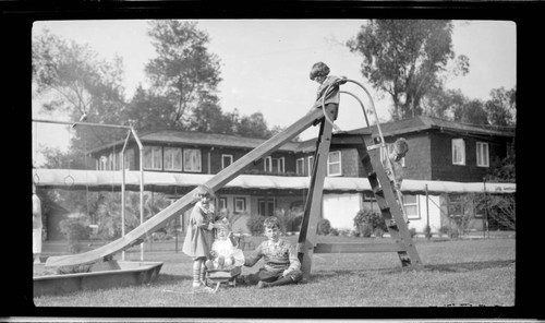 Children at the Maryland Hotel, 415 East Colorado, Pasadena. 1926