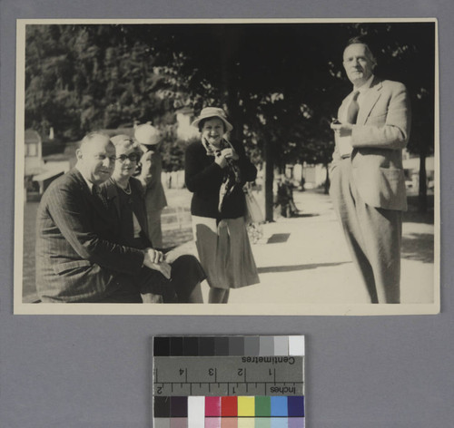 Robert Gore-Browne, Agnes Margaret Elias Gore-Browne, Grace Burke Hubble and Edwin Powell Hubble, outside in a park setting