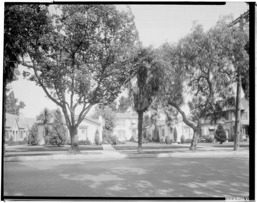 Latham Court, 136 North Madison, Pasadena. 1925