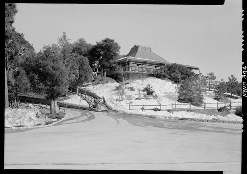 Skyline Park pavilion, Mount Wilson, as seen from the west