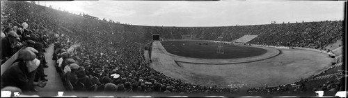 Football game, University of Iowa and University of Southern California, Los Angeles Coliseum, Los Angeles. November 21, 1925