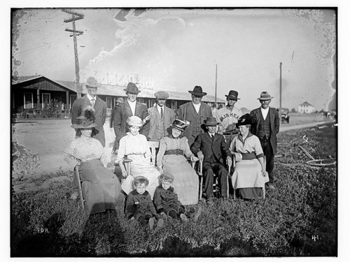 Group portrait, Fairmead Inn, Fairmead