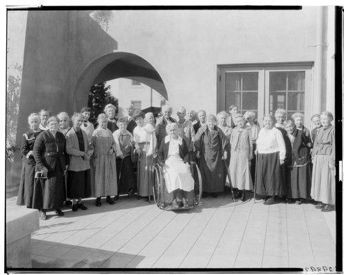 Group of women at Home for Aged, 1926