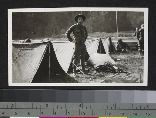 Soldiers with tents