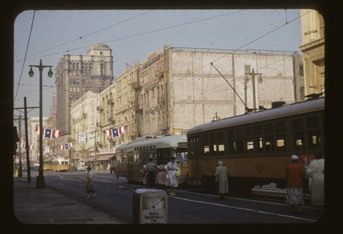 Broadway from 2nd to 3rd Streets