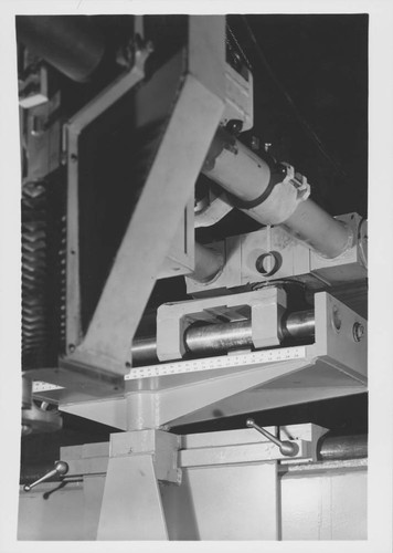 60-inch mirror grinding machine at Hale Observatories' Pasadena machine shop