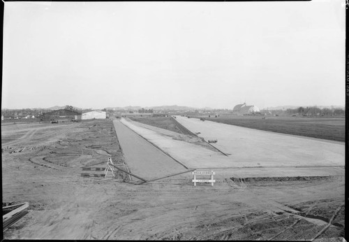 Grand Central Air Terminal under construction, Glendale. 1929