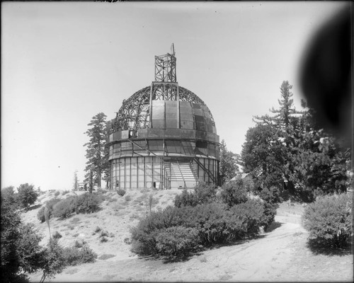Construction of the 100-inch telescope observatory dome, Mount Wilson Observatory
