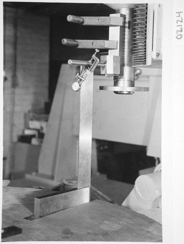 60-inch telescope mirror grinding machine at Hale Observatories' Pasadena machine shop