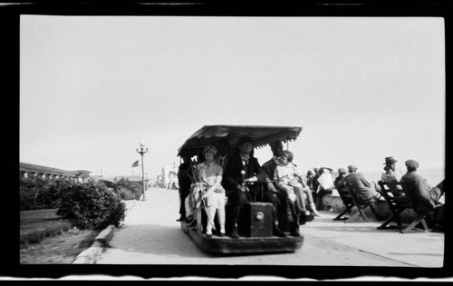 Electric tram on Promenade, Santa Monica