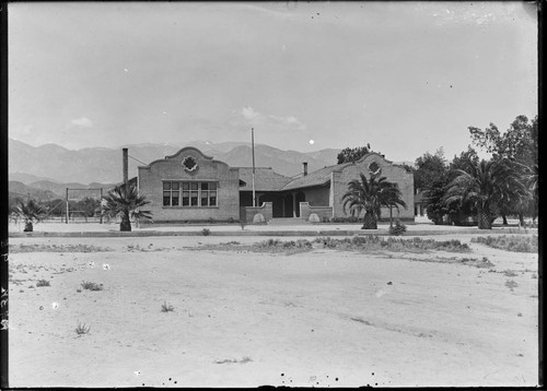 Unidentified building, possibly grammar school