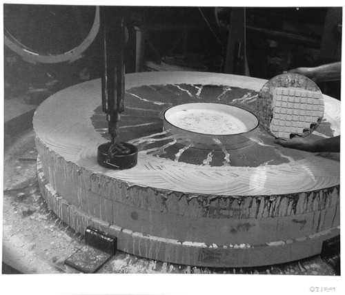 Grinding the outer portion of the Palomar 60-inch quartz disk