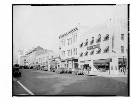 South Raymond at about Green Street, Pasadena. 1928