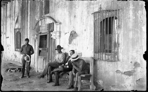 San Fernando Under the Corridors (4 Musicians) 5th of May