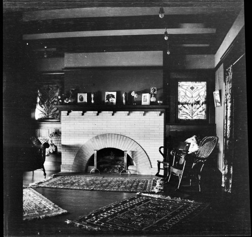 Unidentified Arts and Crafts style room with fireplace