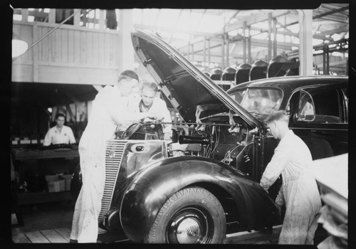 Studebaker assembly line, Loma Vista Avenue, Los Angeles. 1936