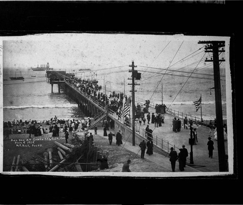 Pier Day at Santa Monica, Cal. Sept 9, 1909