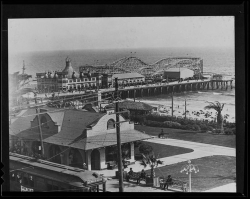 Looff Pleasure Pier, Pacific Electric depot