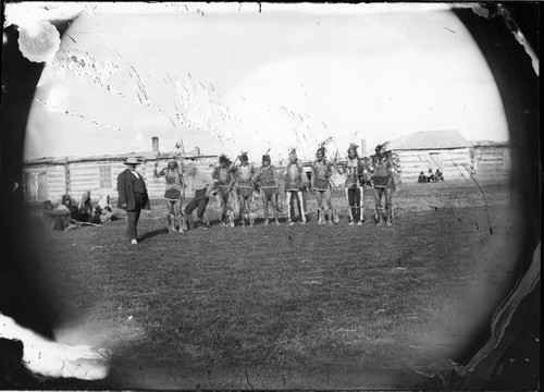 Sioux. Chief and his assistants at Straw Dance