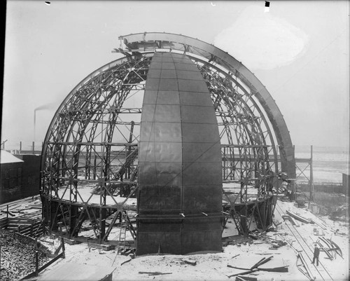 Construction of 100-inch telescope dome, Chicago